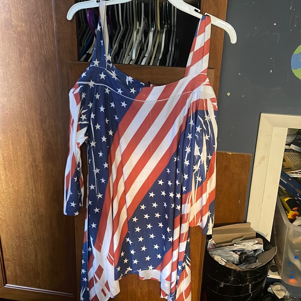 “Poliana Plus” Red White and Blue Cold Shoulder Size XL